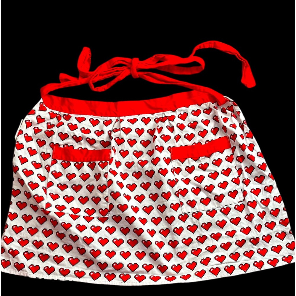 Wilton- Rosanna Pansino Hearts Half Apron- Like New